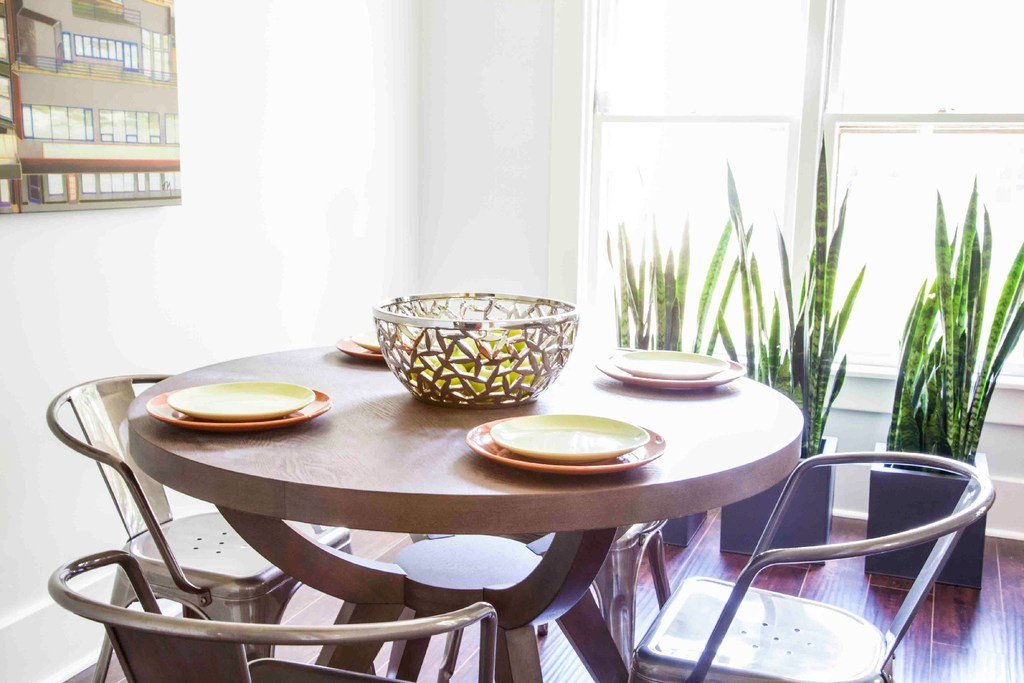 Small dining room breakfast nook
